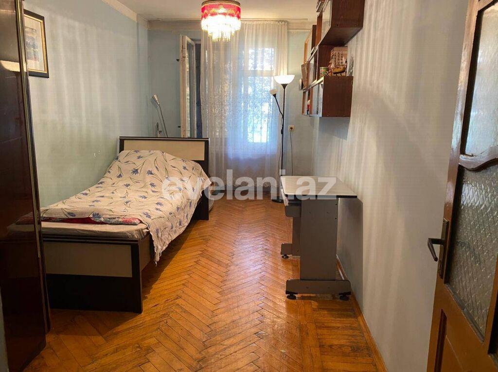 Satılır, köhnə tikili, 3 otaqlı, 80 m², Elmlər Akademiyası m.