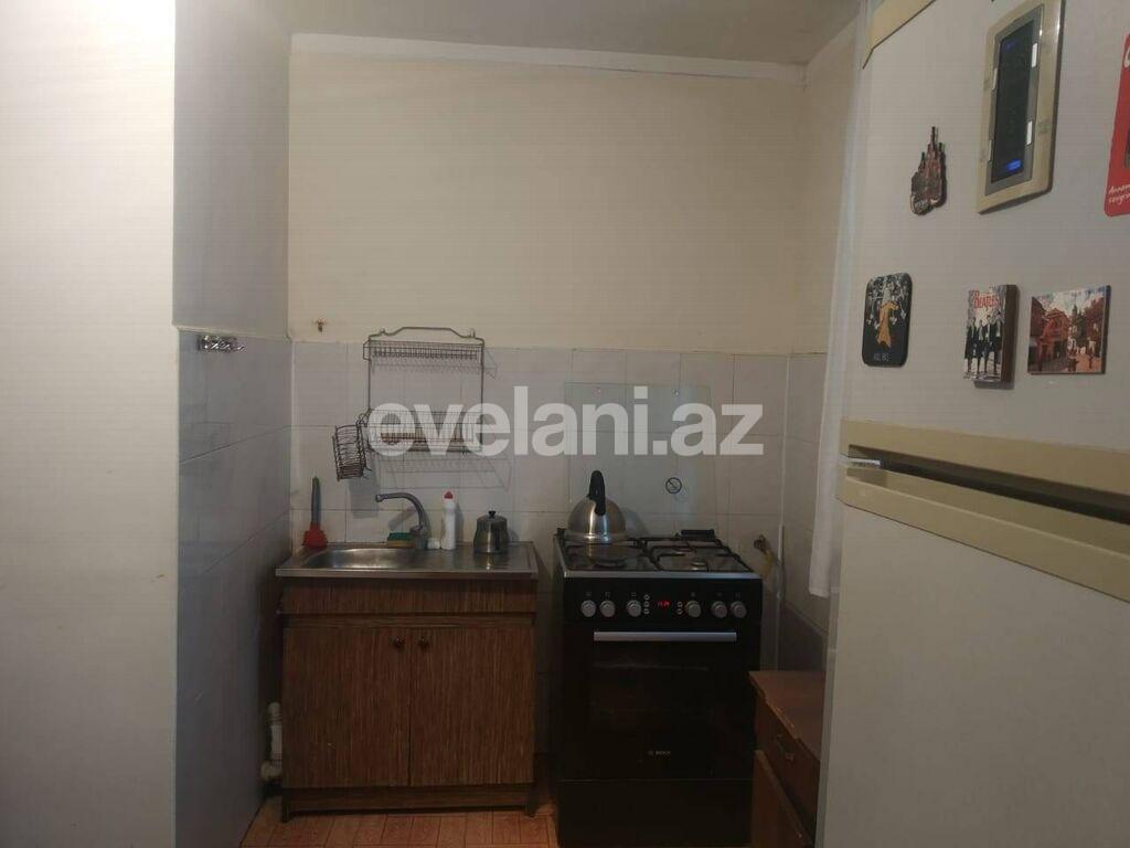 Satılır, köhnə tikili, 3 otaqlı, 80 m², Elmlər Akademiyası m.