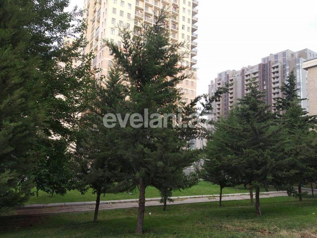 Satılır, köhnə tikili, 3 otaqlı, 80 m², Elmlər Akademiyası m.