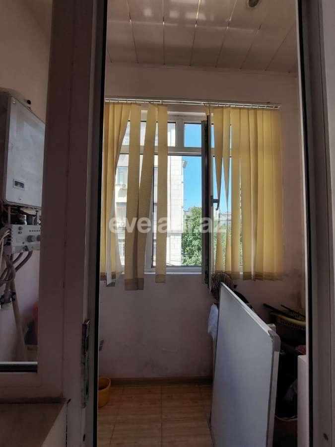 Sale, old building, 2 room, 63 m², Nasimi r.