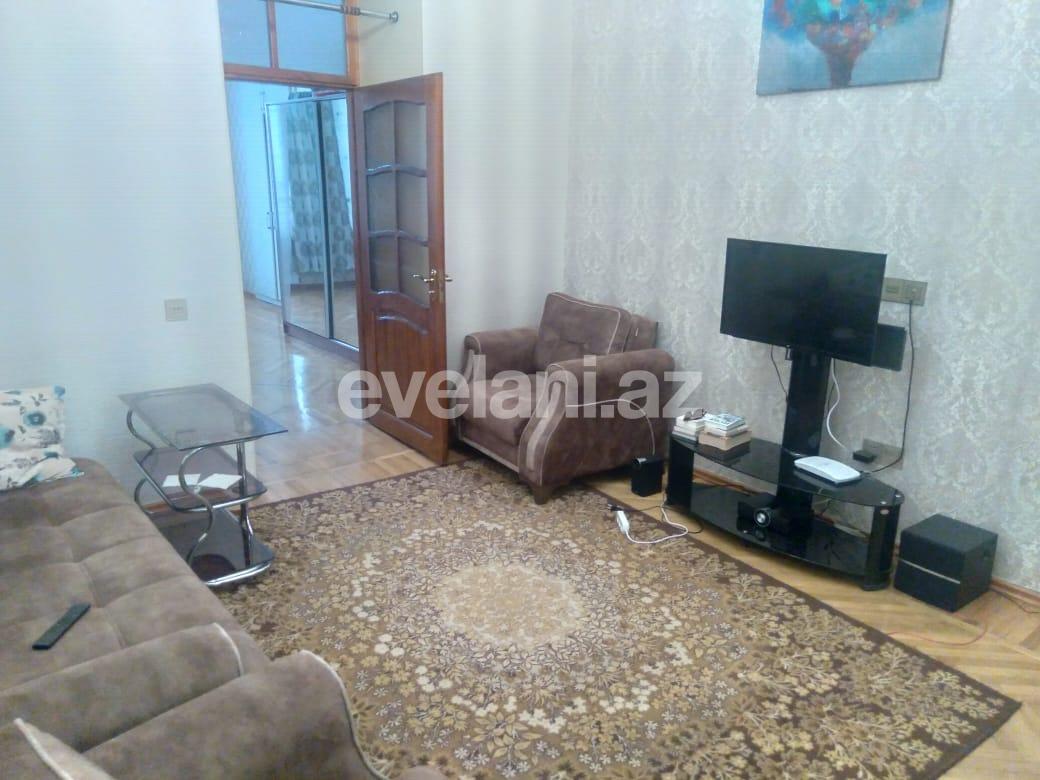 Sale, old building, 2 room, 66 m², Sabail r.