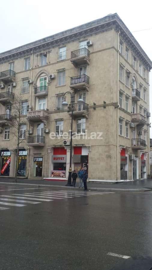 Rent, old building, 2 room, 60 m², Sabail r.