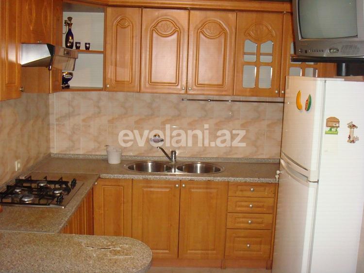 Kirayə verilir, köhnə tikili, 3 otaqlı, 70 m², Nizami m.