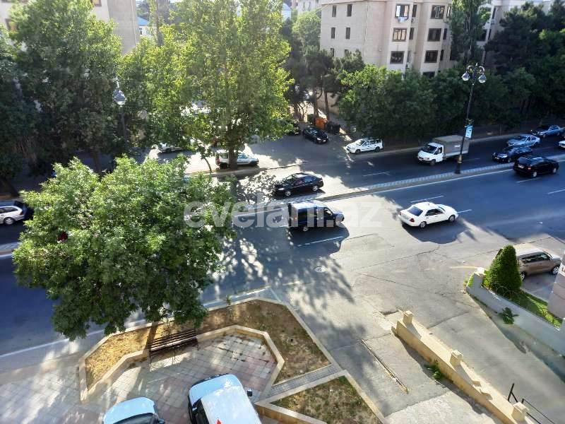 Satılır, yeni tikili, 3 otaqlı, 130 m², İnşaatçılar m.