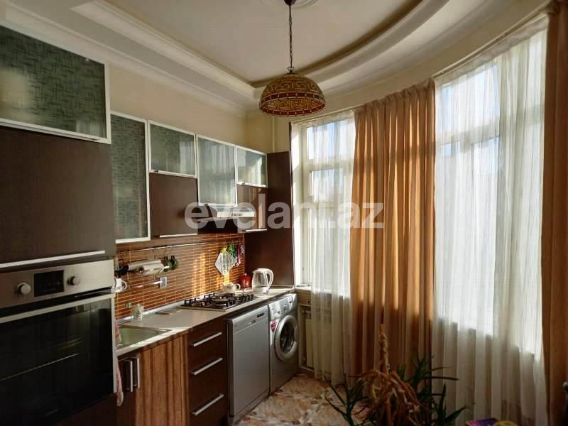 Satılır, yeni tikili, 3 otaqlı, 130 m², İnşaatçılar m.