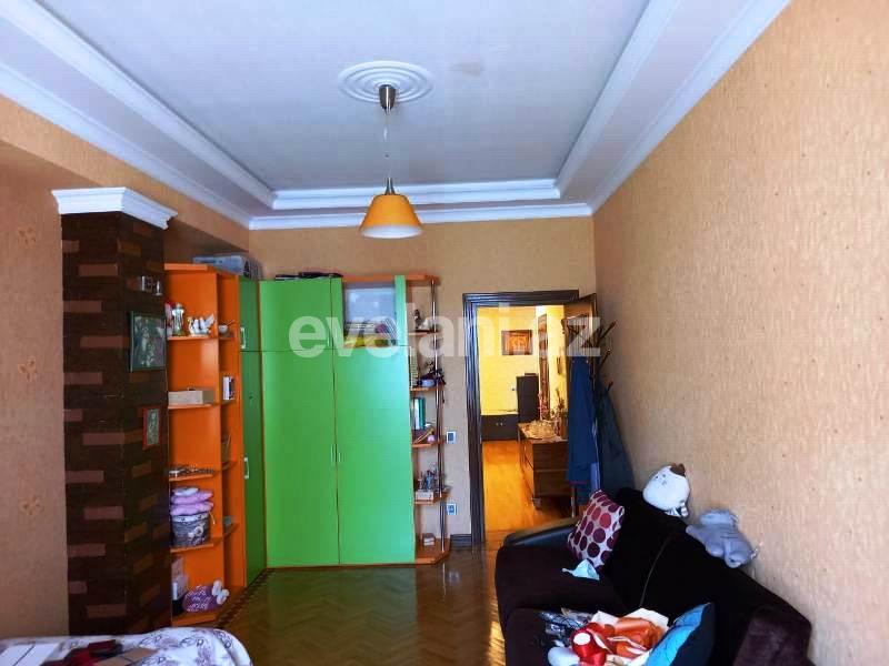 Satılır, yeni tikili, 3 otaqlı, 130 m², İnşaatçılar m.