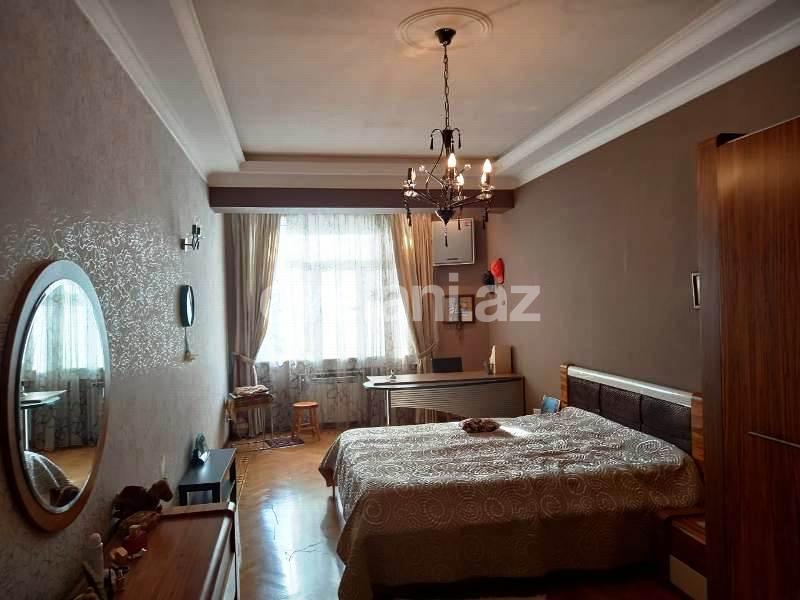 Satılır, yeni tikili, 3 otaqlı, 130 m², İnşaatçılar m.