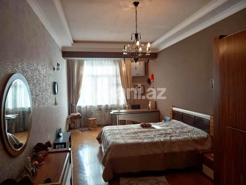 Satılır, yeni tikili, 3 otaqlı, 130 m², İnşaatçılar m.