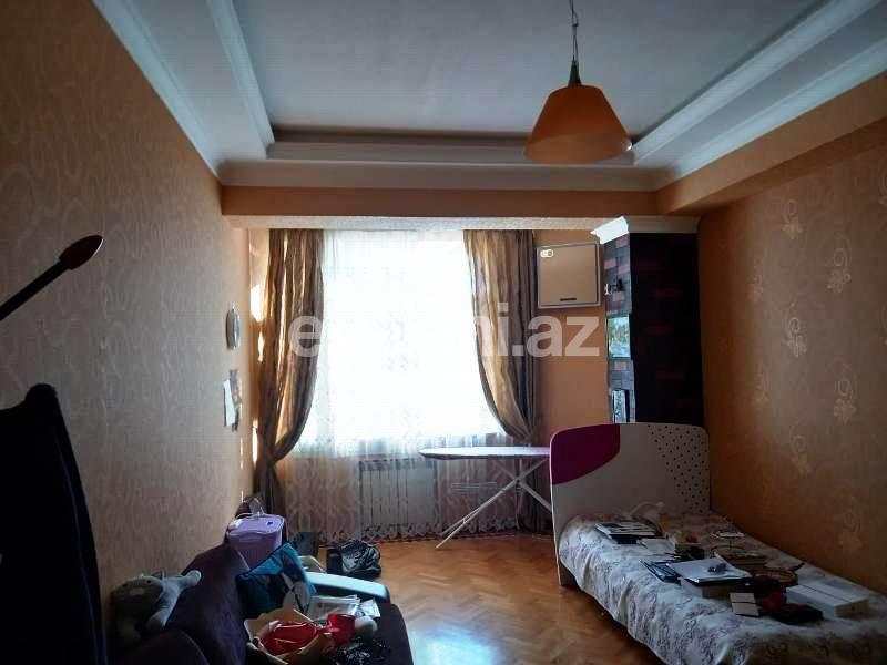 Satılır, yeni tikili, 3 otaqlı, 130 m², İnşaatçılar m.