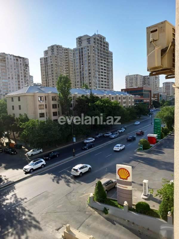 Satılır, yeni tikili, 3 otaqlı, 130 m², İnşaatçılar m.