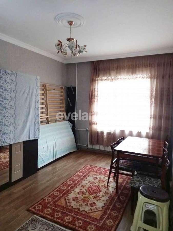 Satılır, köhnə tikili, 2 otaqlı, 45 m², İnşaatçılar m.
