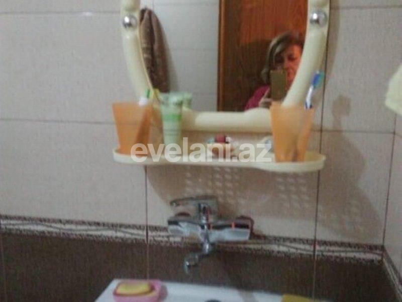 Satılır, köhnə tikili, 3 otaqlı, 67 m², Azadlıq prospekti m.