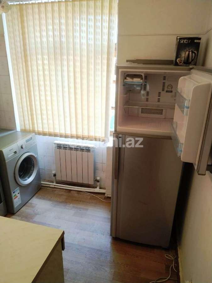 Kirayə verilir, köhnə tikili, 2 otaqlı, 60 m², Elmlər Akademiyası m.