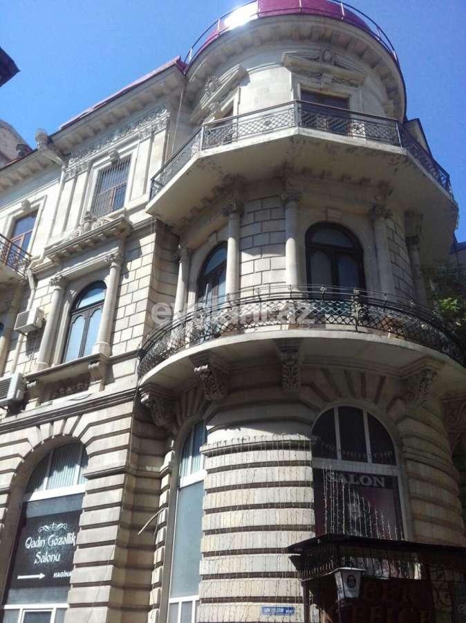 Satılır, köhnə tikili, 3 otaqlı, 120 m², Sahil m.