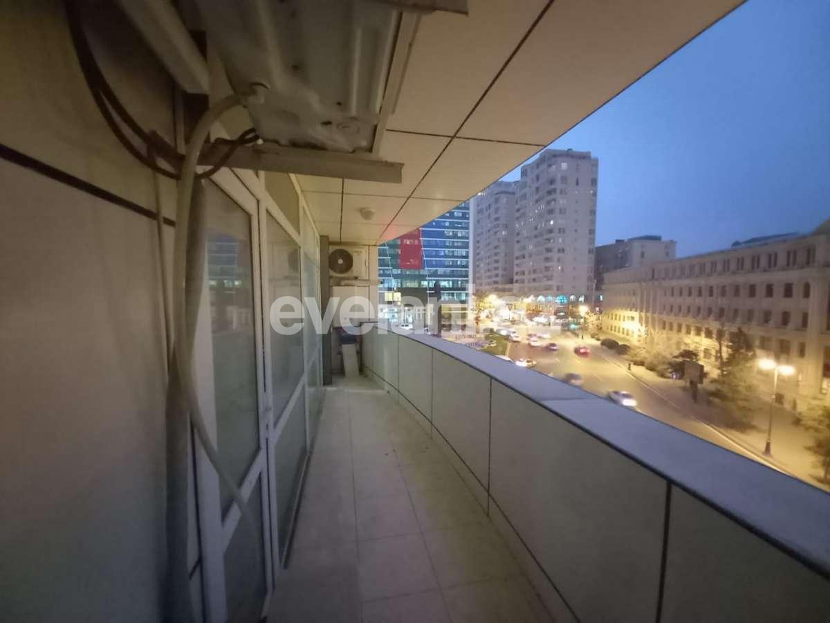 Satılır, yeni tikili, 4 otaqlı, 190 m², Nizami m.