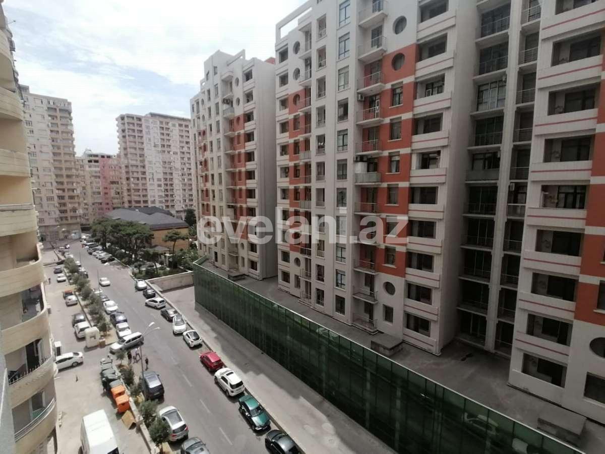 Satılır, yeni tikili, 3 otaqlı, 136 m², 8 Noyabr m.