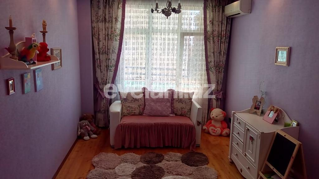 Satılır, yeni tikili, 4 otaqlı, 240 m², 28 may m.