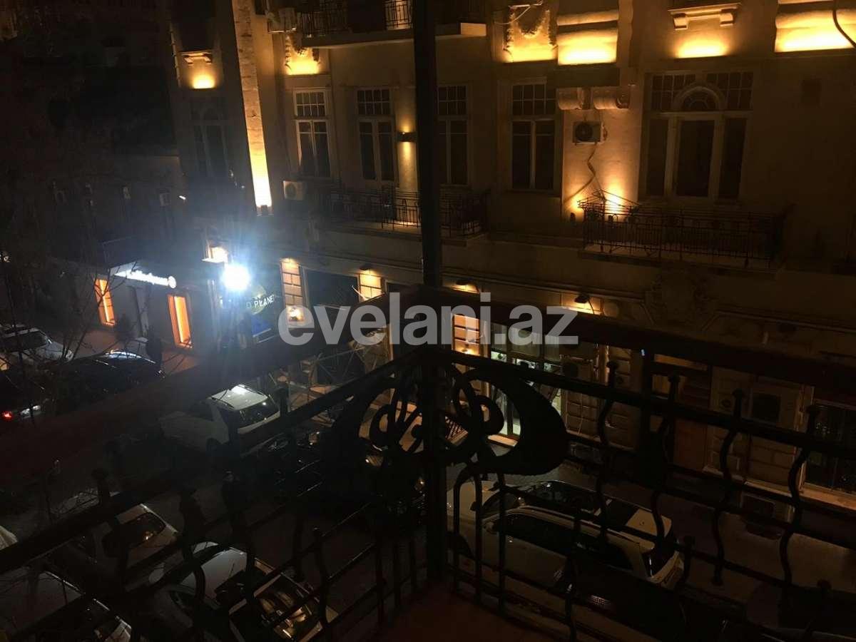 Satılır, köhnə tikili, 6 otaqlı, 130 m², Sahil m.