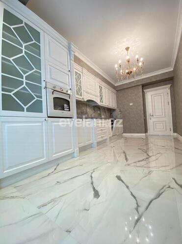 Satılır, yeni tikili, 3 otaqlı, 135 m², Nizami m.