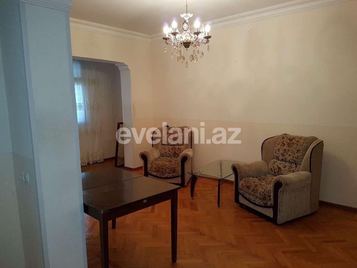 Kirayə verilir, köhnə tikili, 3 otaqlı, 90 m², 8-ci mikrorayon q.