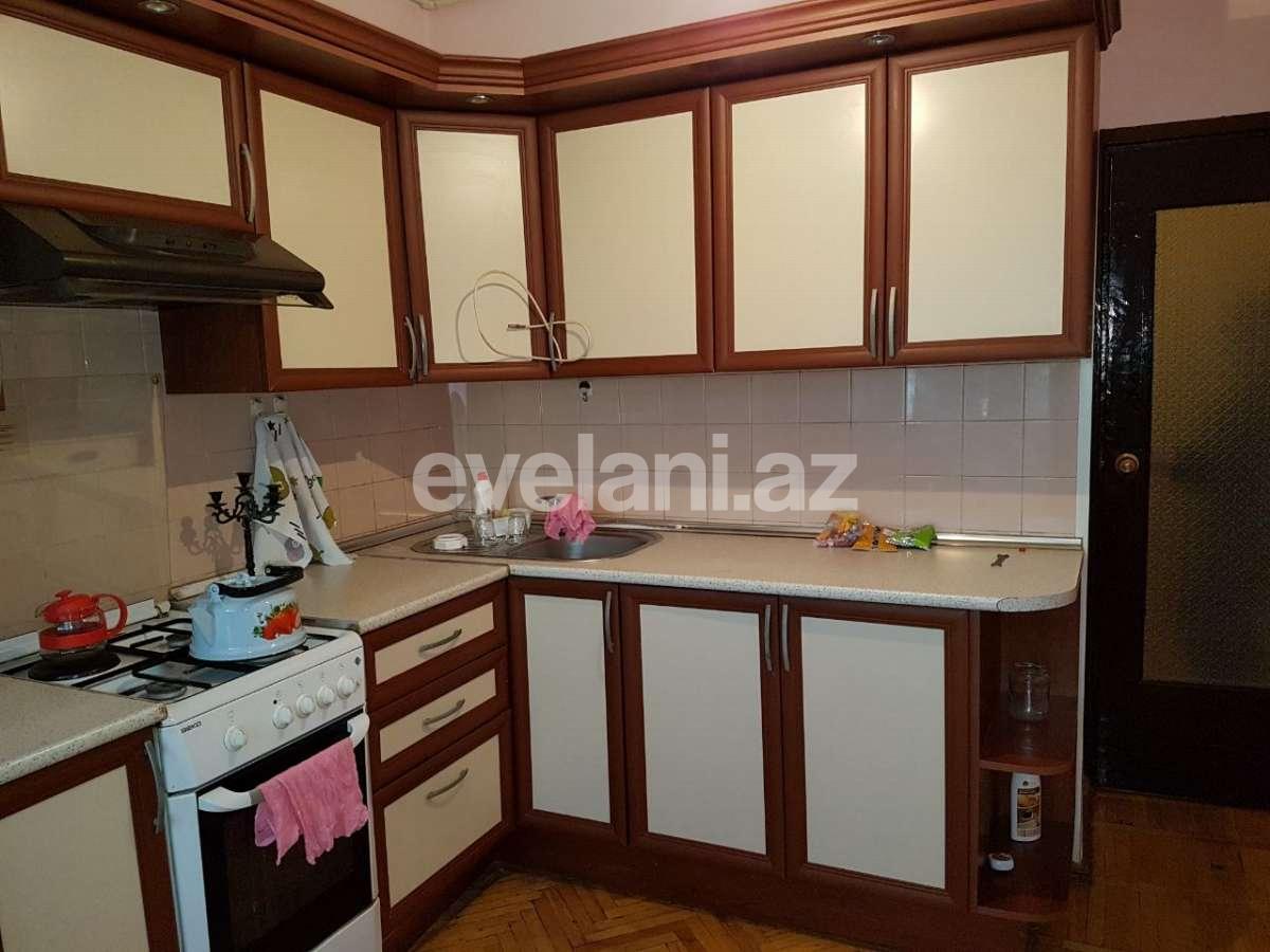 Kirayə verilir, köhnə tikili, 3 otaqlı, 90 m², 8-ci mikrorayon q.