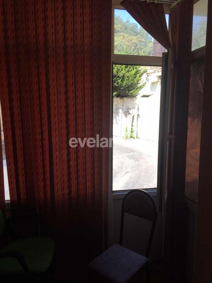 Kirayə verilir, köhnə tikili, 2 otaqlı, 55 m², Elmlər Akademiyası m.