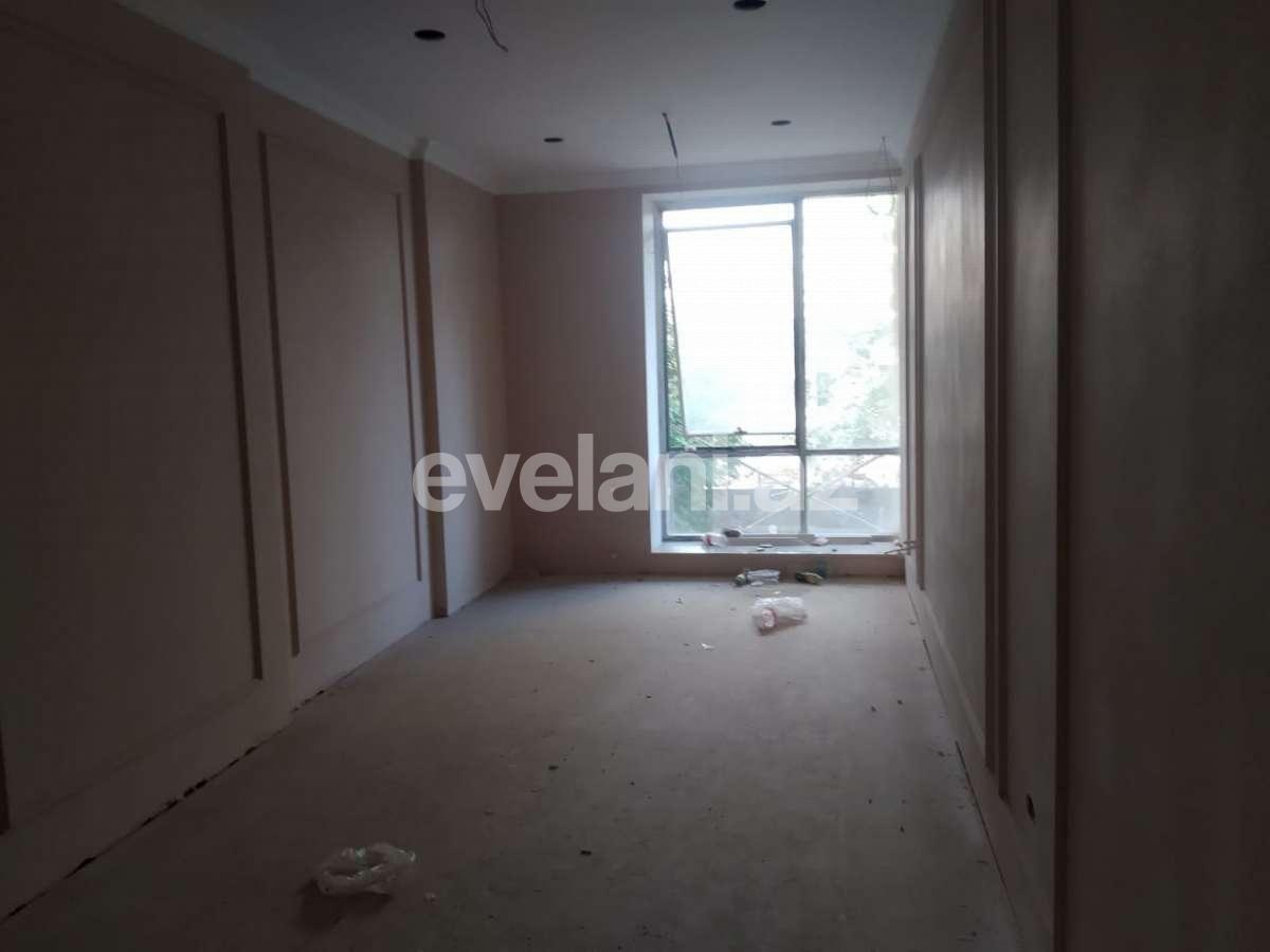 Satılır, ofis, 8 otaqlı, 230 m², 28 may m.