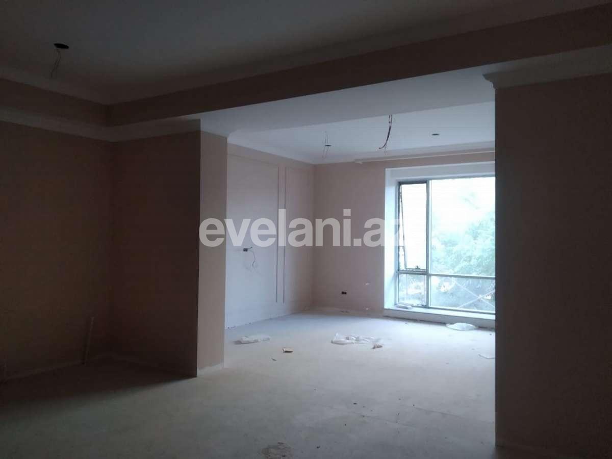 Satılır, ofis, 8 otaqlı, 230 m², 28 may m.