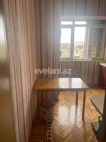 Sale, old building, 4 room, 100 m², Bakikhanov d.