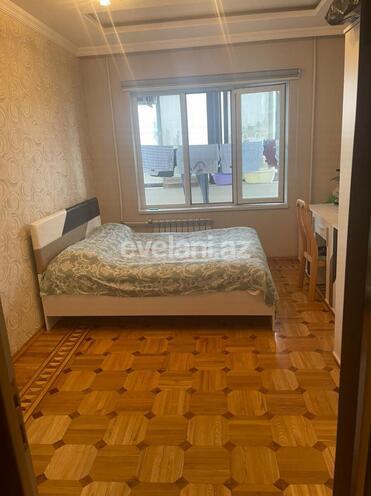 Sale, old building, 4 room, 100 m², Bakikhanov d.