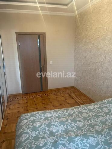 Sale, old building, 4 room, 100 m², Bakikhanov d.
