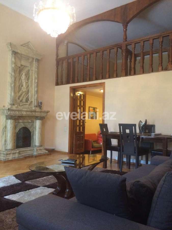 Satılır, yeni tikili, 2 otaqlı, 130 m², İnşaatçılar m.