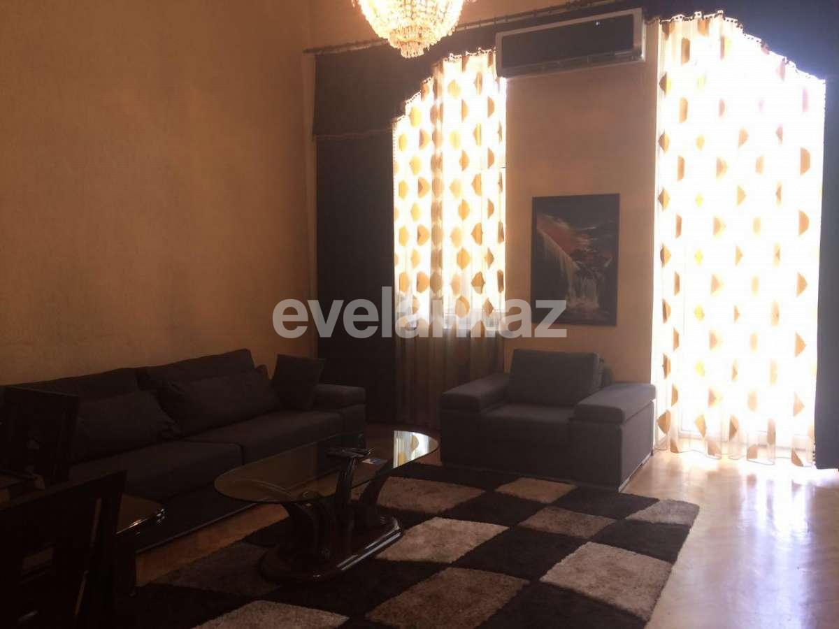 Satılır, yeni tikili, 2 otaqlı, 130 m², İnşaatçılar m.