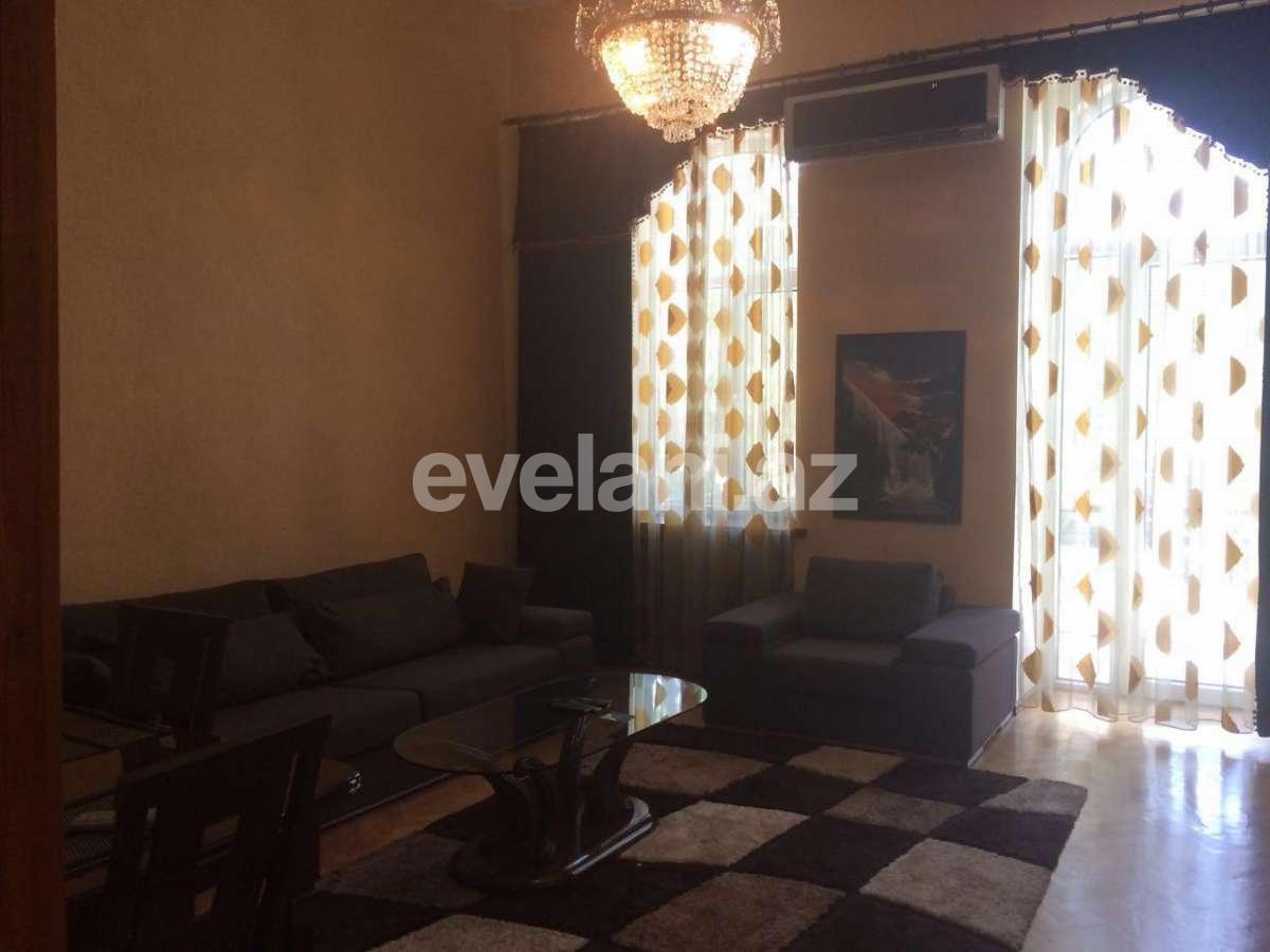 Satılır, yeni tikili, 2 otaqlı, 130 m², İnşaatçılar m.