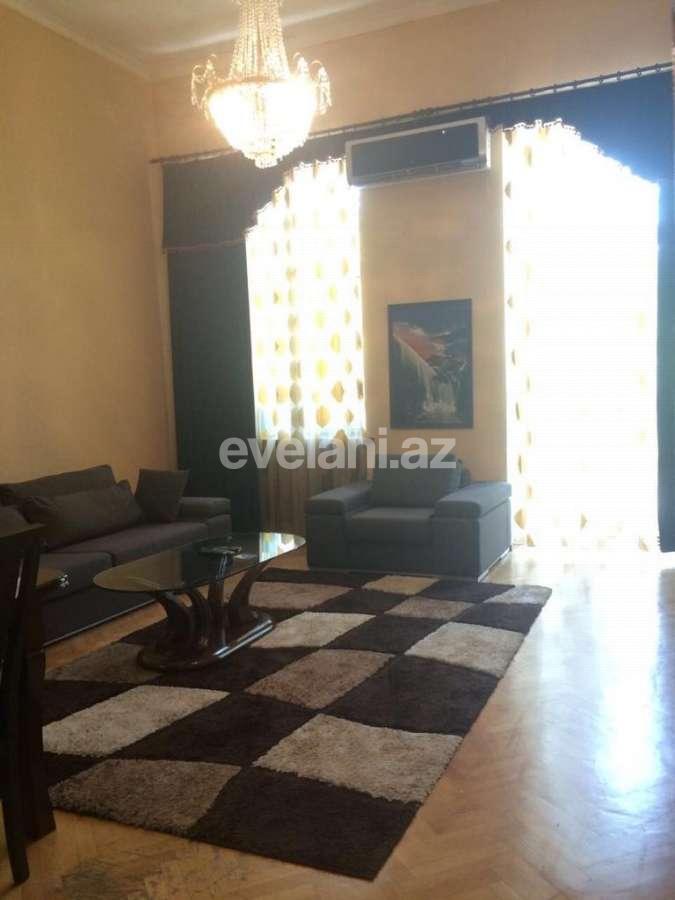 Satılır, yeni tikili, 2 otaqlı, 130 m², İnşaatçılar m.