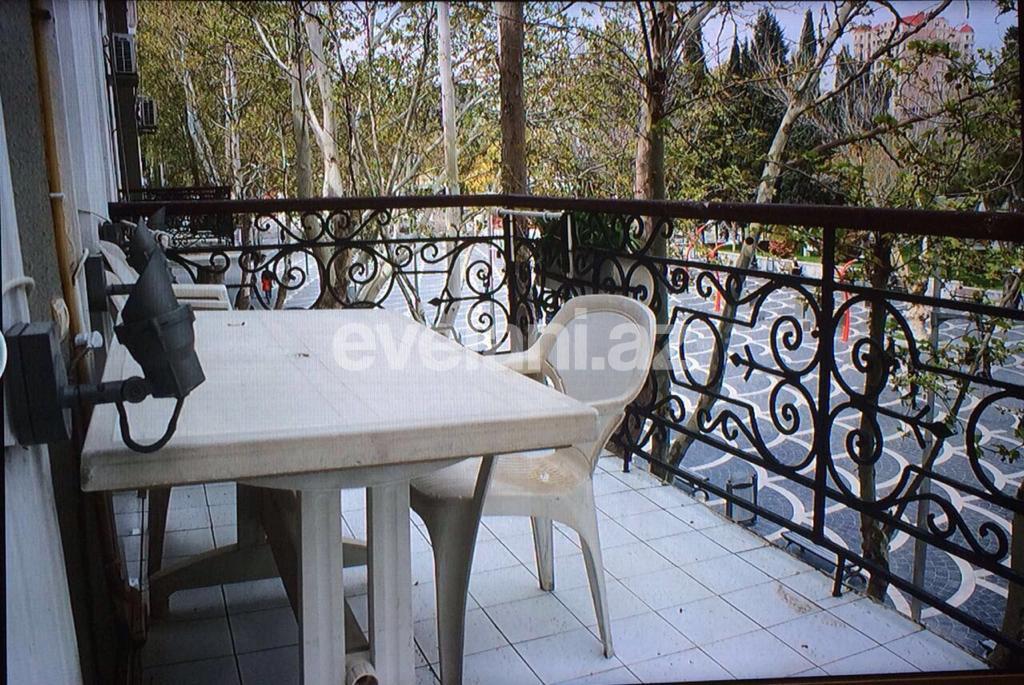 Satılır, yeni tikili, 2 otaqlı, 130 m², İnşaatçılar m.