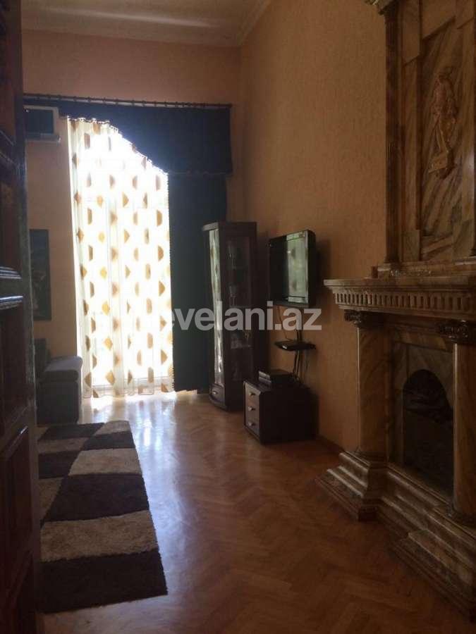 Satılır, yeni tikili, 2 otaqlı, 130 m², İnşaatçılar m.