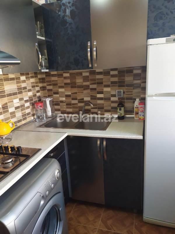 Satılır, köhnə tikili, 3 otaqlı, 72 m², Azadlıq prospekti m.