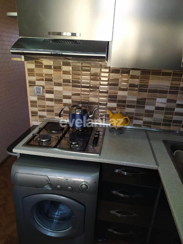 Satılır, köhnə tikili, 3 otaqlı, 72 m², Azadlıq prospekti m.