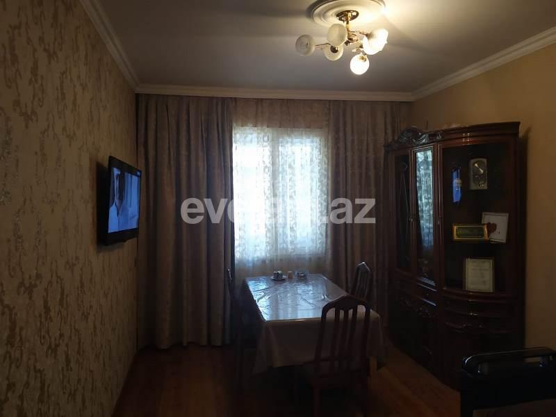 Satılır, köhnə tikili, 3 otaqlı, 72 m², Azadlıq prospekti m.