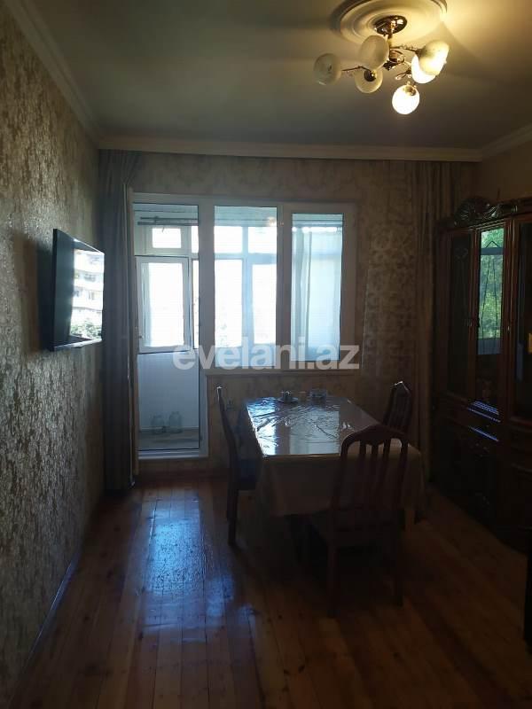 Satılır, köhnə tikili, 3 otaqlı, 72 m², Azadlıq prospekti m.