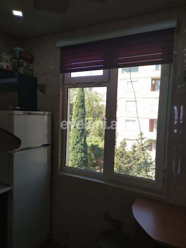 Satılır, köhnə tikili, 3 otaqlı, 72 m², Azadlıq prospekti m.