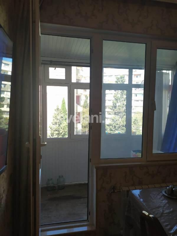 Satılır, köhnə tikili, 3 otaqlı, 72 m², Azadlıq prospekti m.