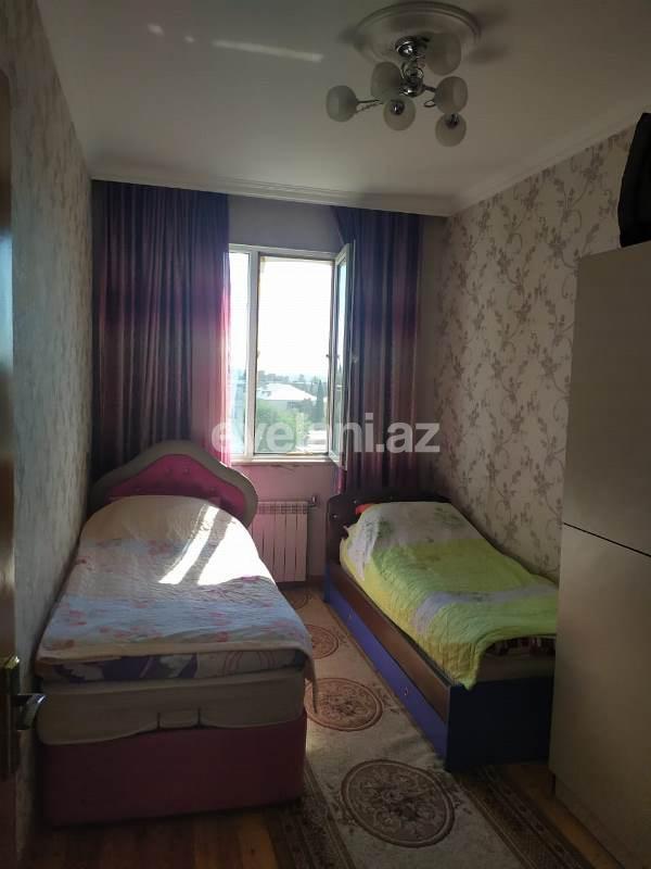 Satılır, köhnə tikili, 3 otaqlı, 72 m², Azadlıq prospekti m.