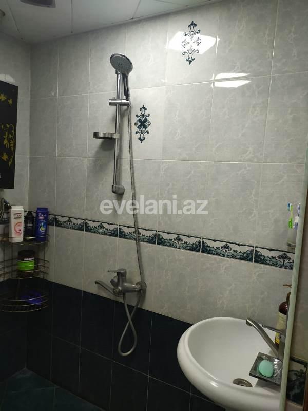 Satılır, köhnə tikili, 3 otaqlı, 72 m², Azadlıq prospekti m.