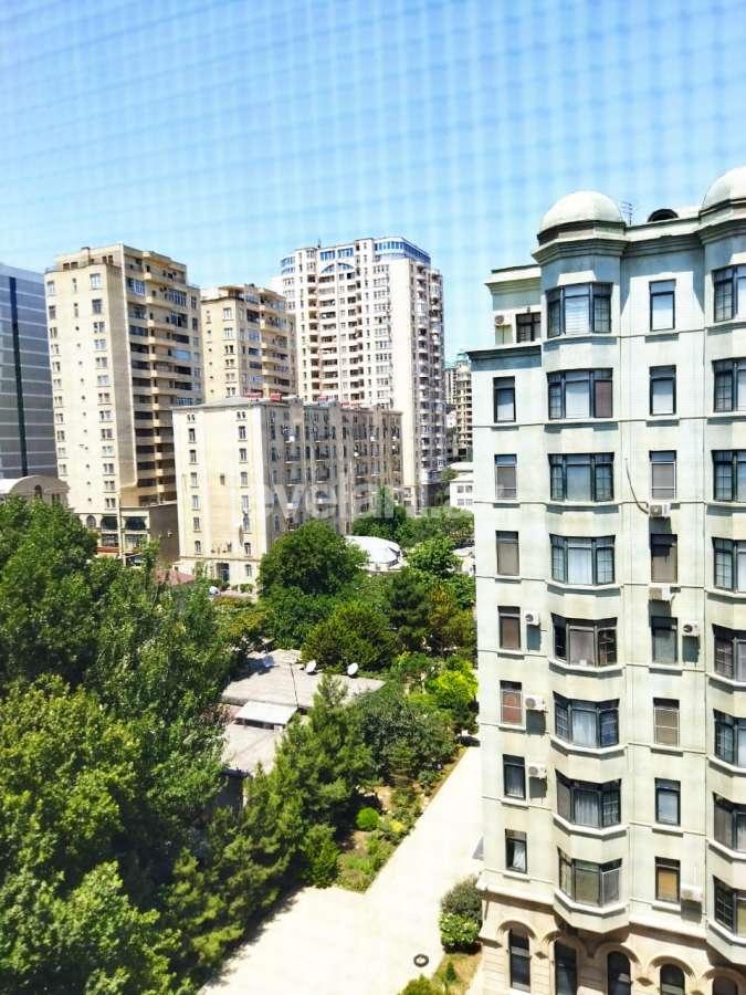 Satılır, köhnə tikili, 3 otaqlı, 85 m², Gənclik m.