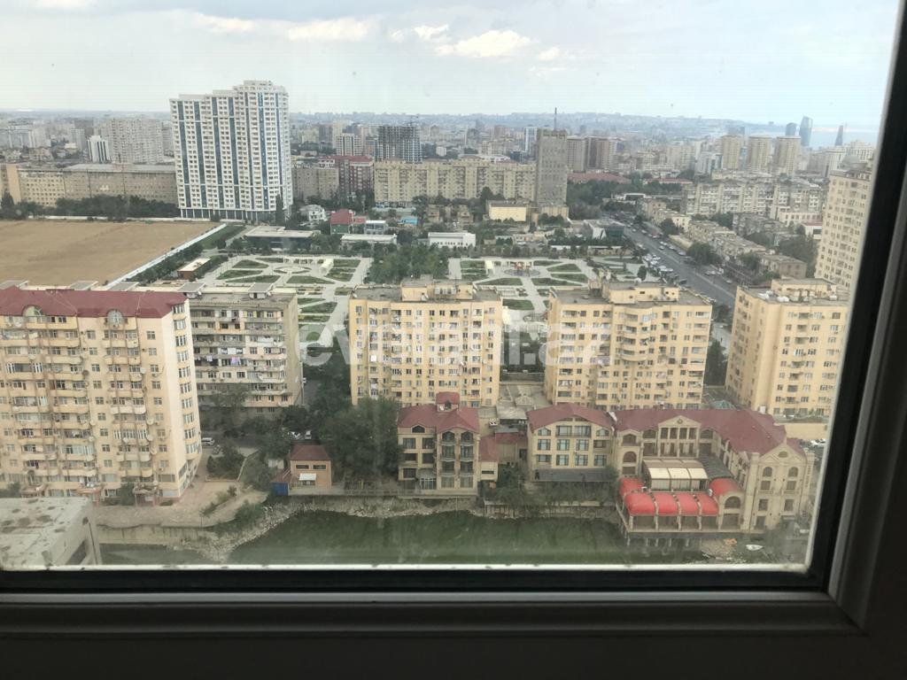 Продаётся, новостройка, 4-комнаты, 137 m², Иншаатчылар m.