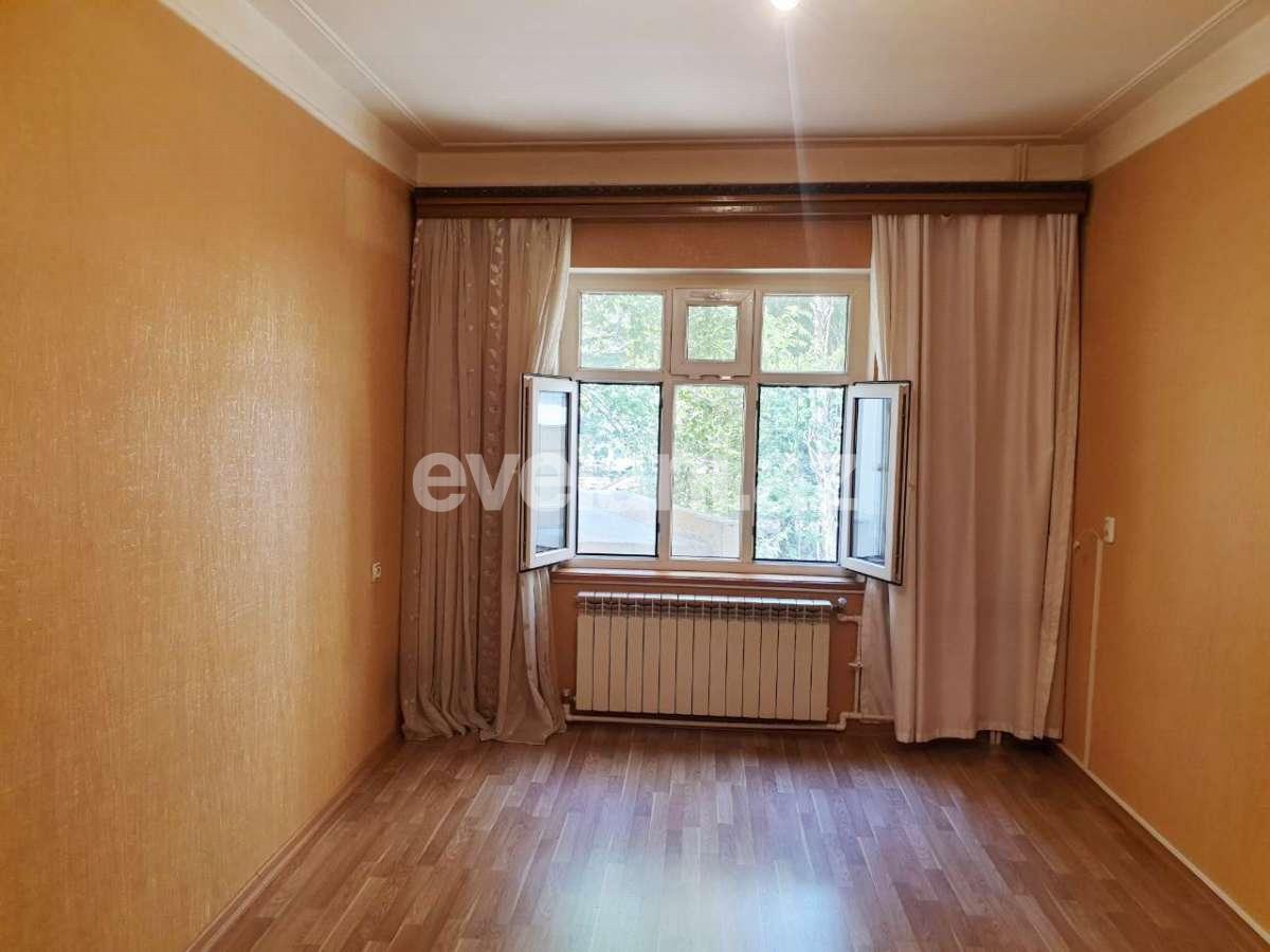 Sale, old building, 2 room, 65 m², Memar Ajami m.