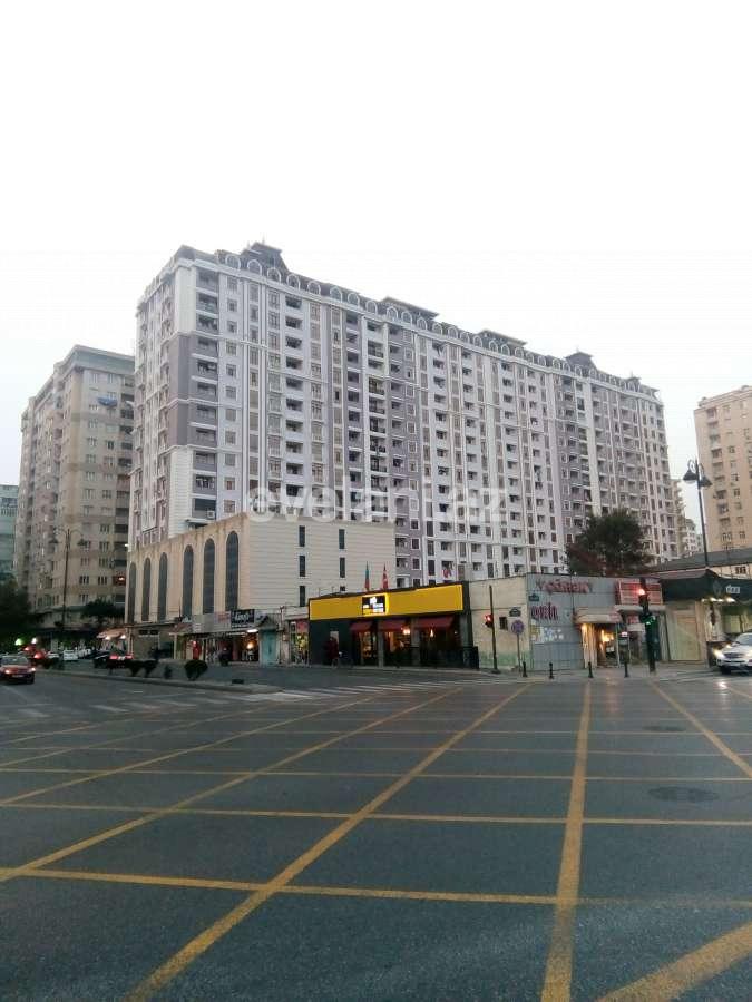 Satılır, yeni tikili, 4 otaqlı, 145 m², 8 Noyabr m.