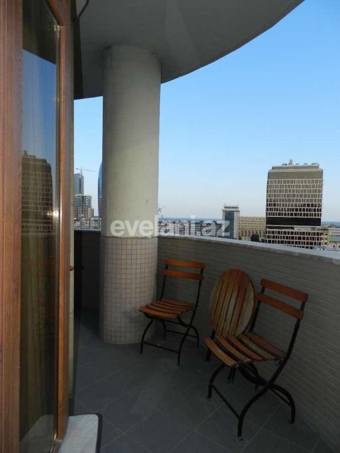 Satılır, yeni tikili, 4 otaqlı, 190 m², 28 may m.